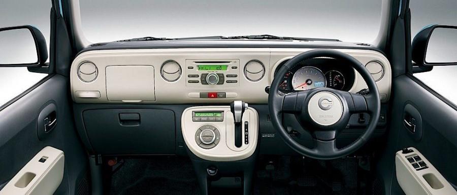  Daihatsu Mira Cocoa 2010 года  (фото 3 из 20)